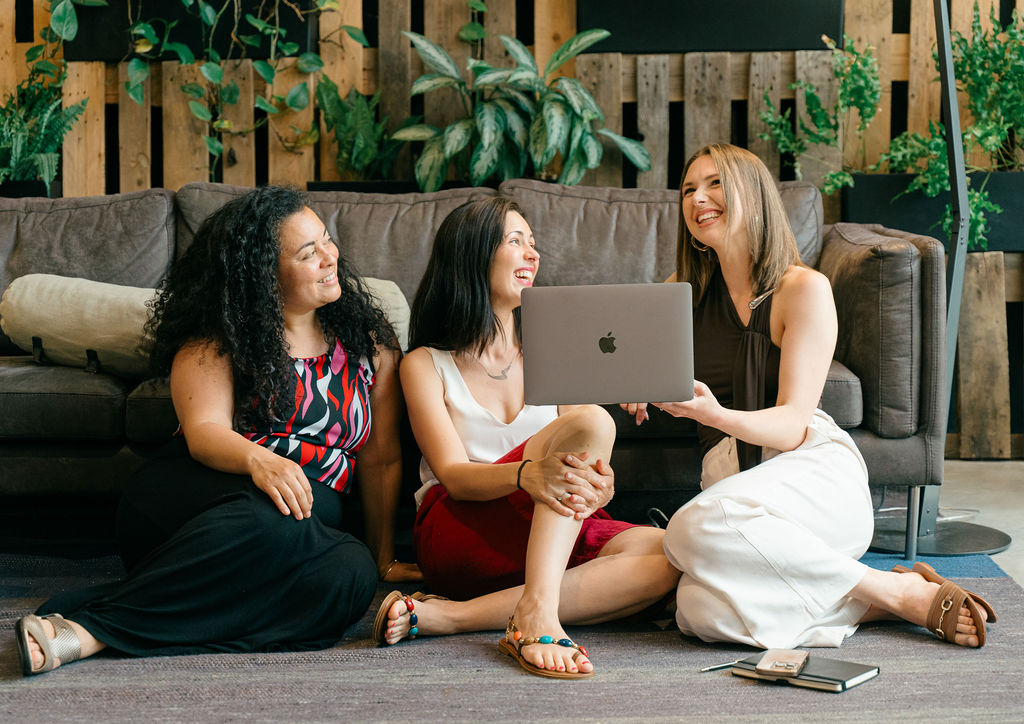 Urte with fellow solopreneurs, connecting in person